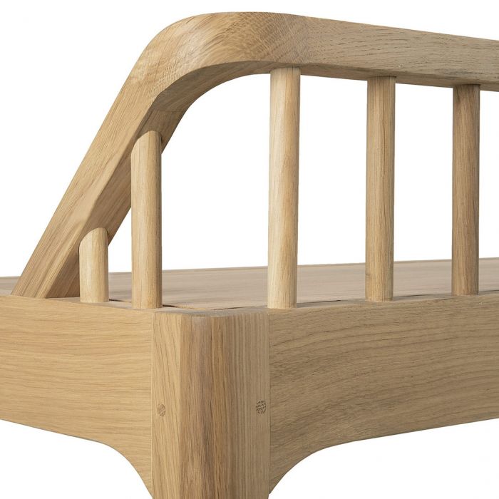 Wood spindle outlet bench